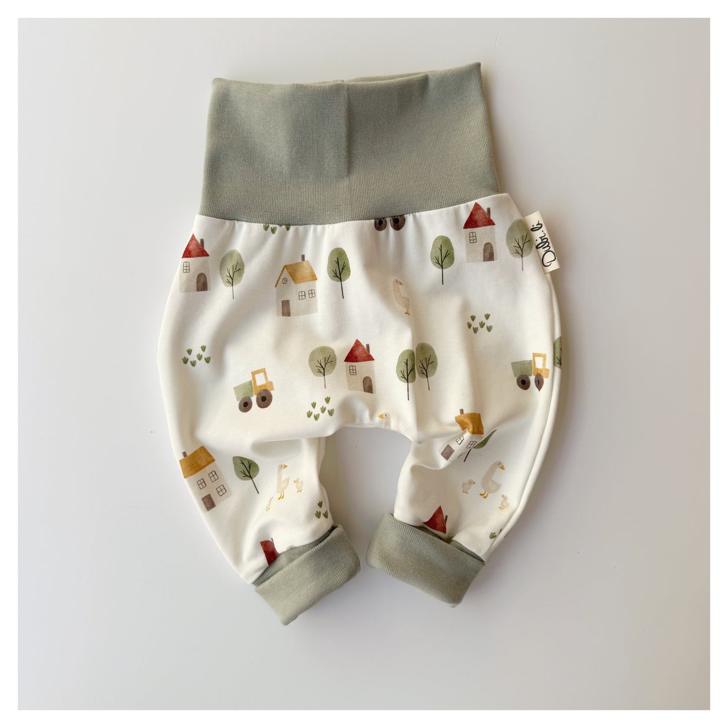 Babyhose Wald/Häuser