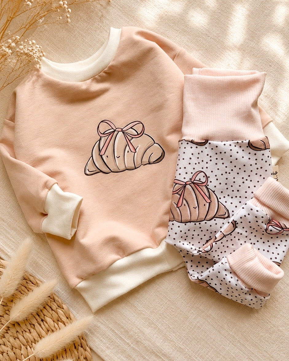Sweater Puder mit Croissant