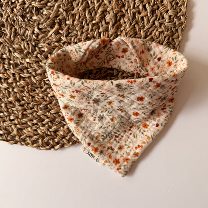 Baby Halstuch - kleine Blumen