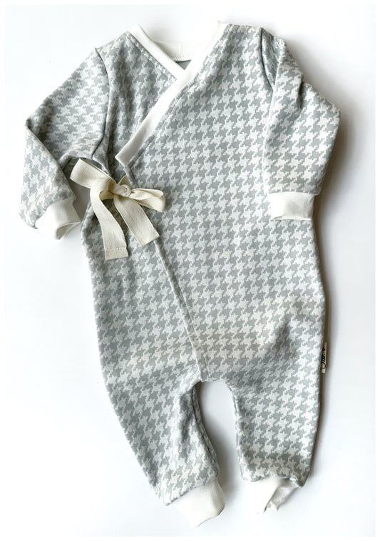 Wickelstrampler "Hahnentritt" Bio-Baumwolljacquard